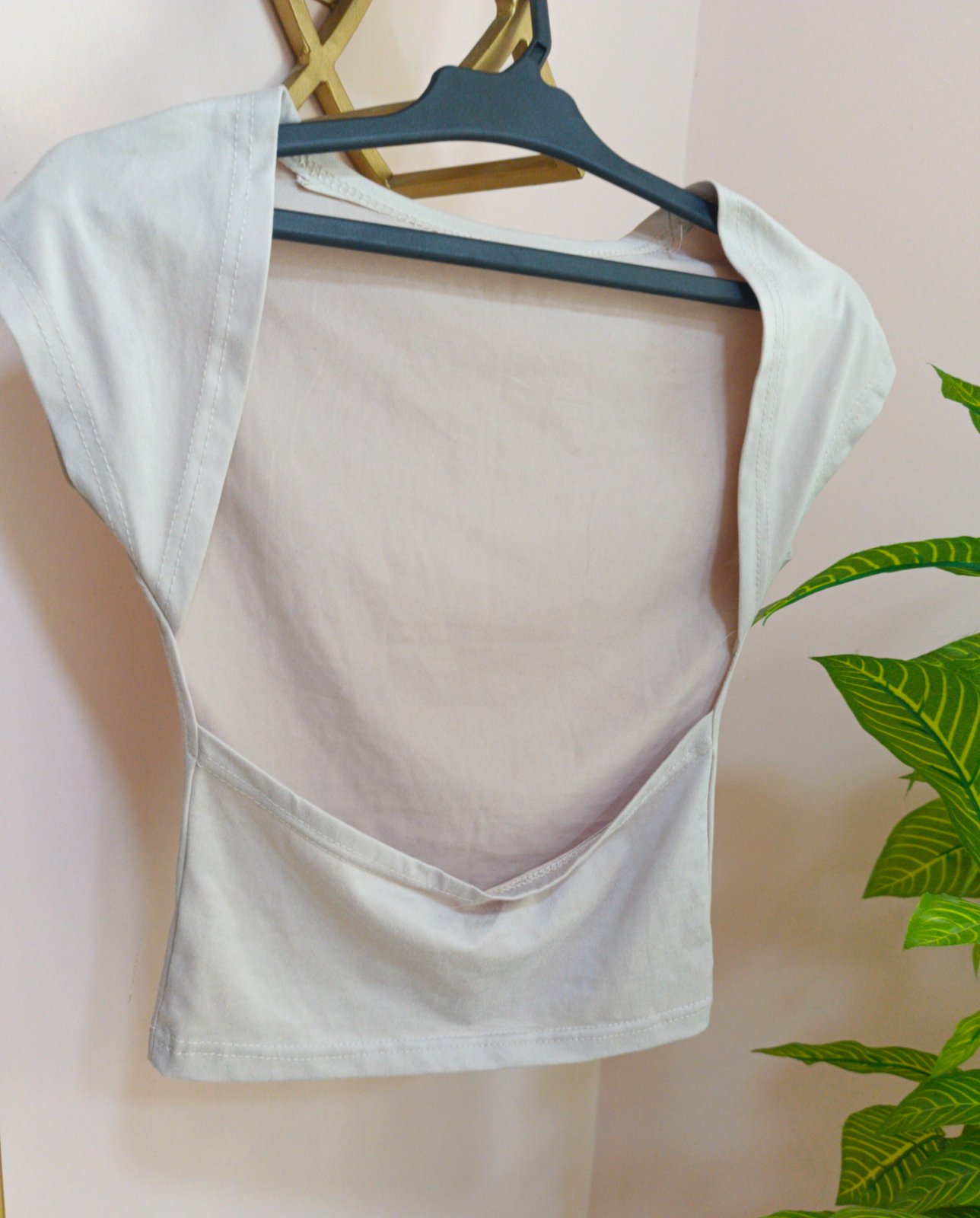 T shirt dos nu 