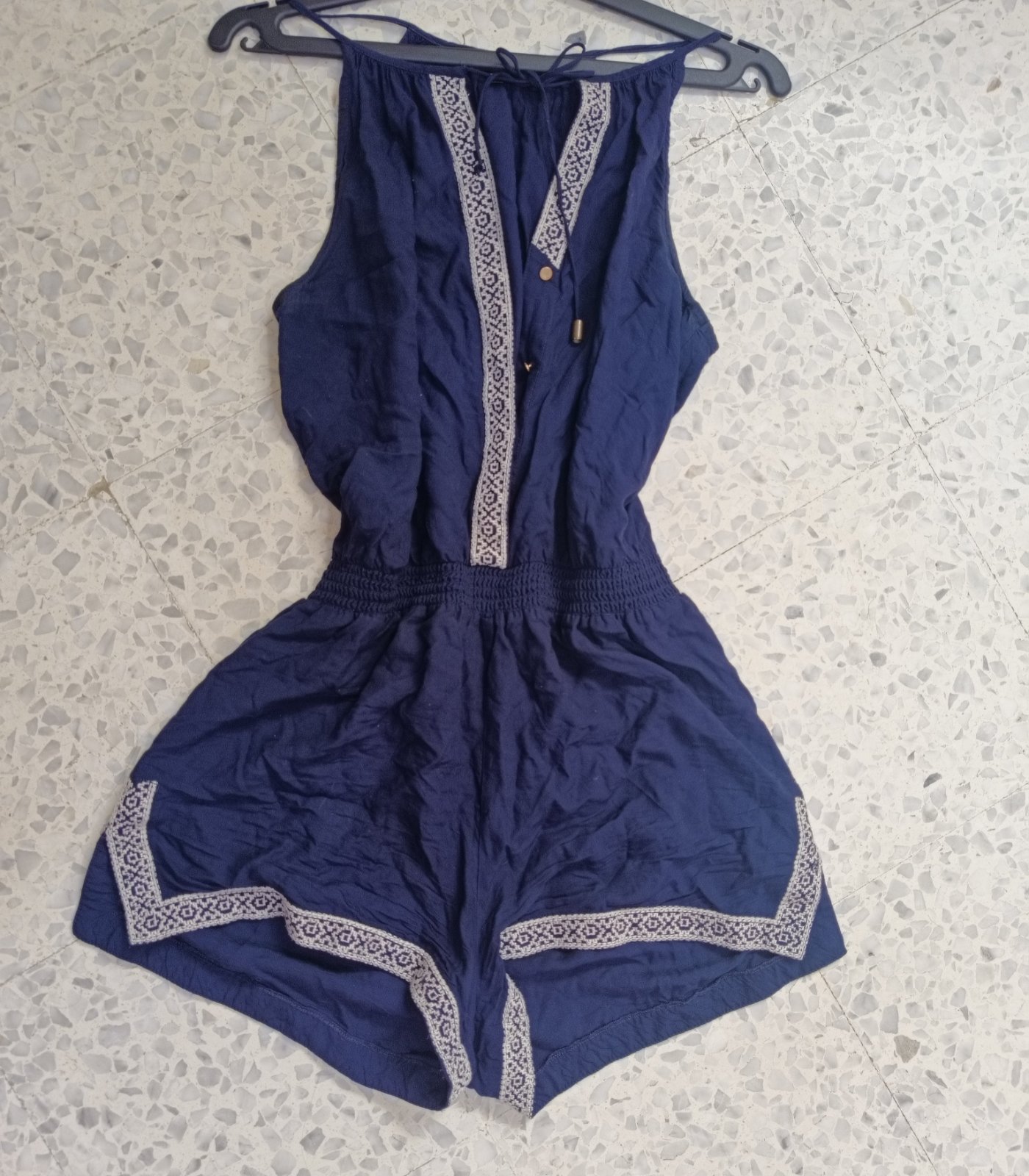 Combinaison short porté une seule fois 