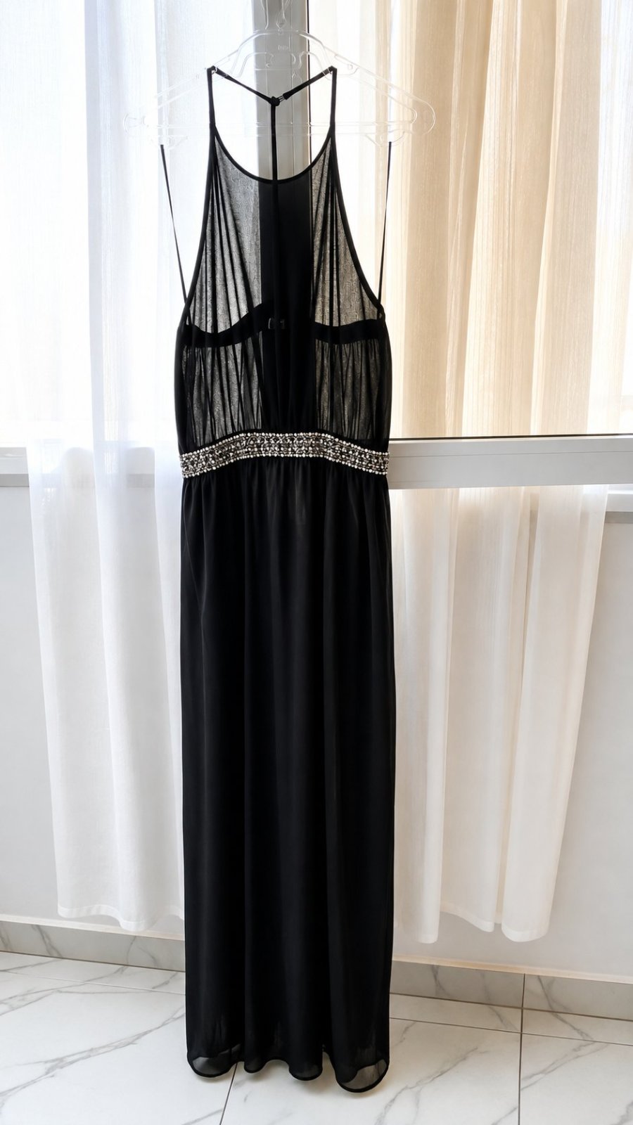 Robe longue noire de soirée / dos nu avec ceinture en strass