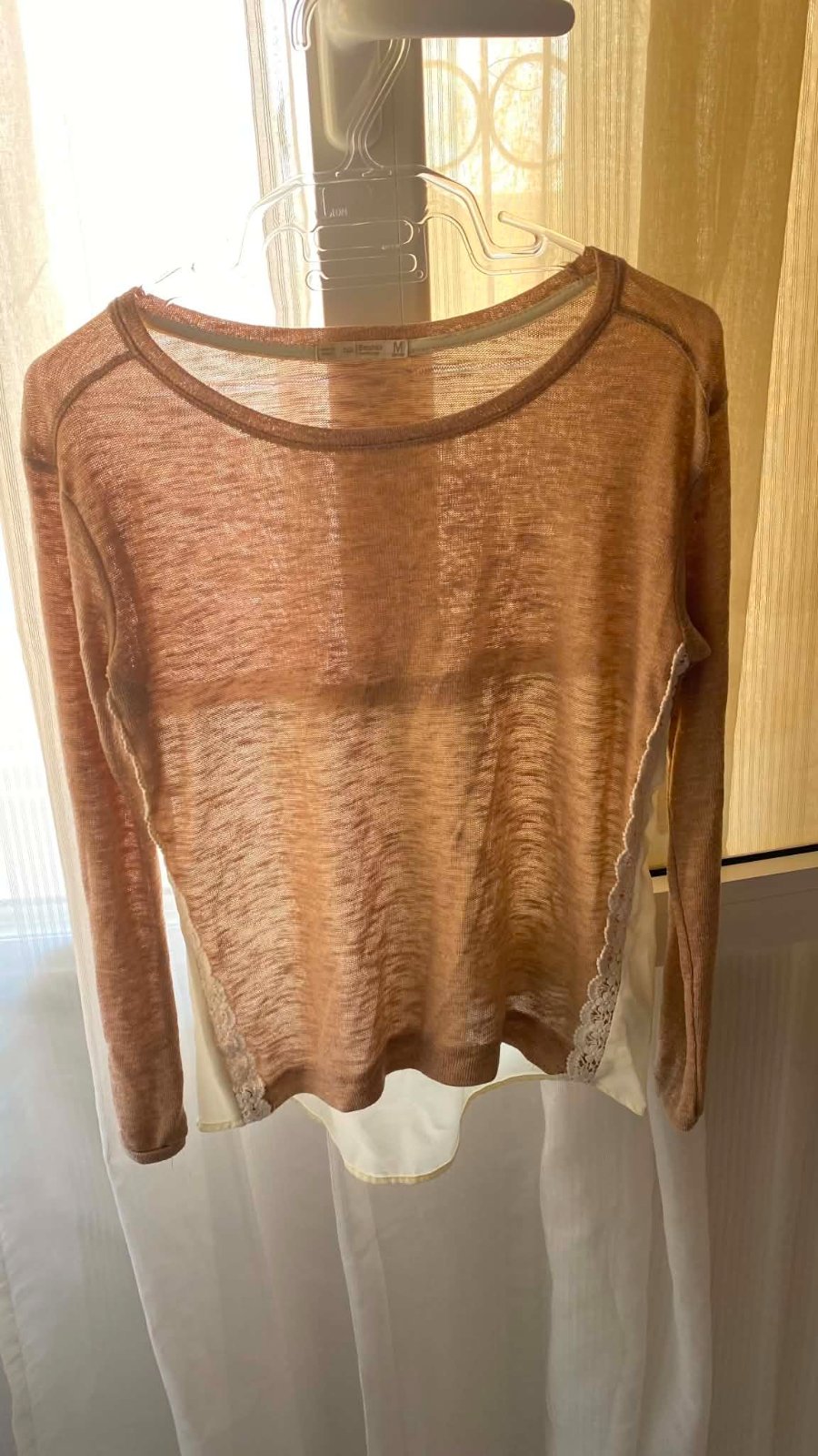Haut bimatière fluide marron clair et blanc – Taille M