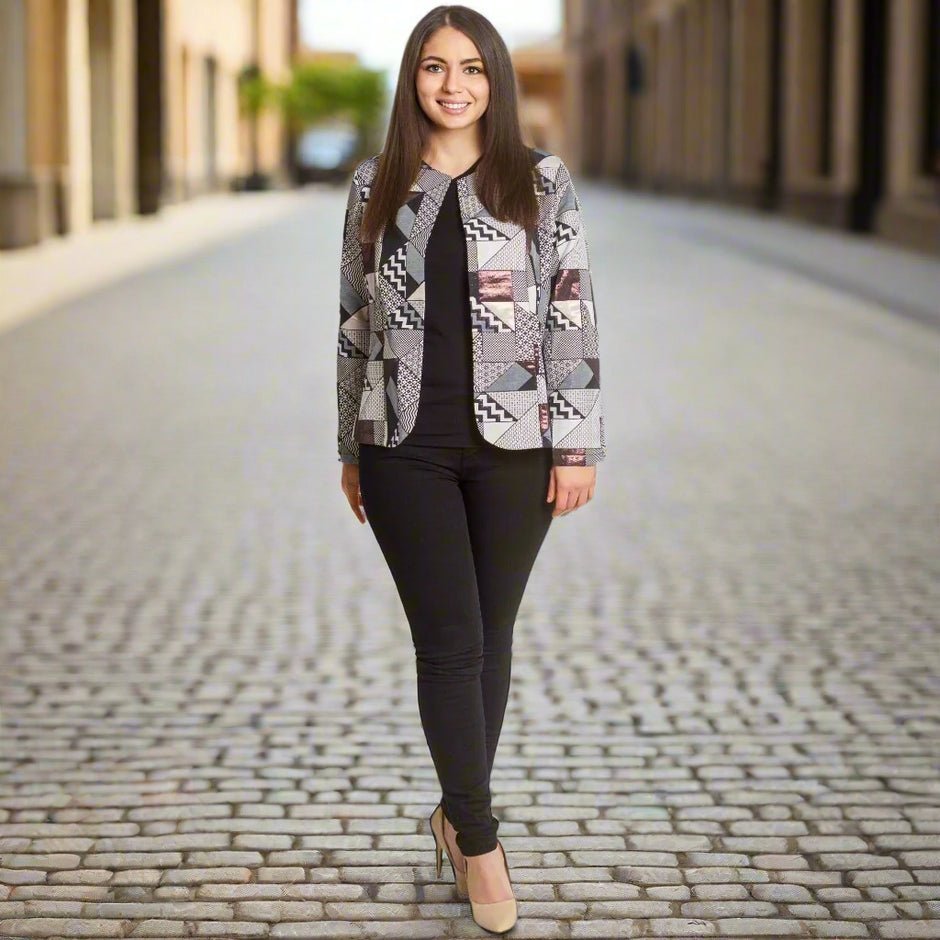 Veste élégante pour femme avec de touches métalliques. GERRY WEBER.  grandes tailles - Élégante et confortable. Taille 46/3XL.