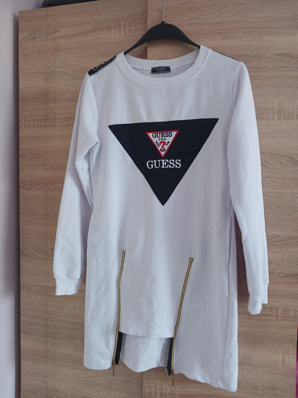 Pull GUESS en coton. TAILLE L