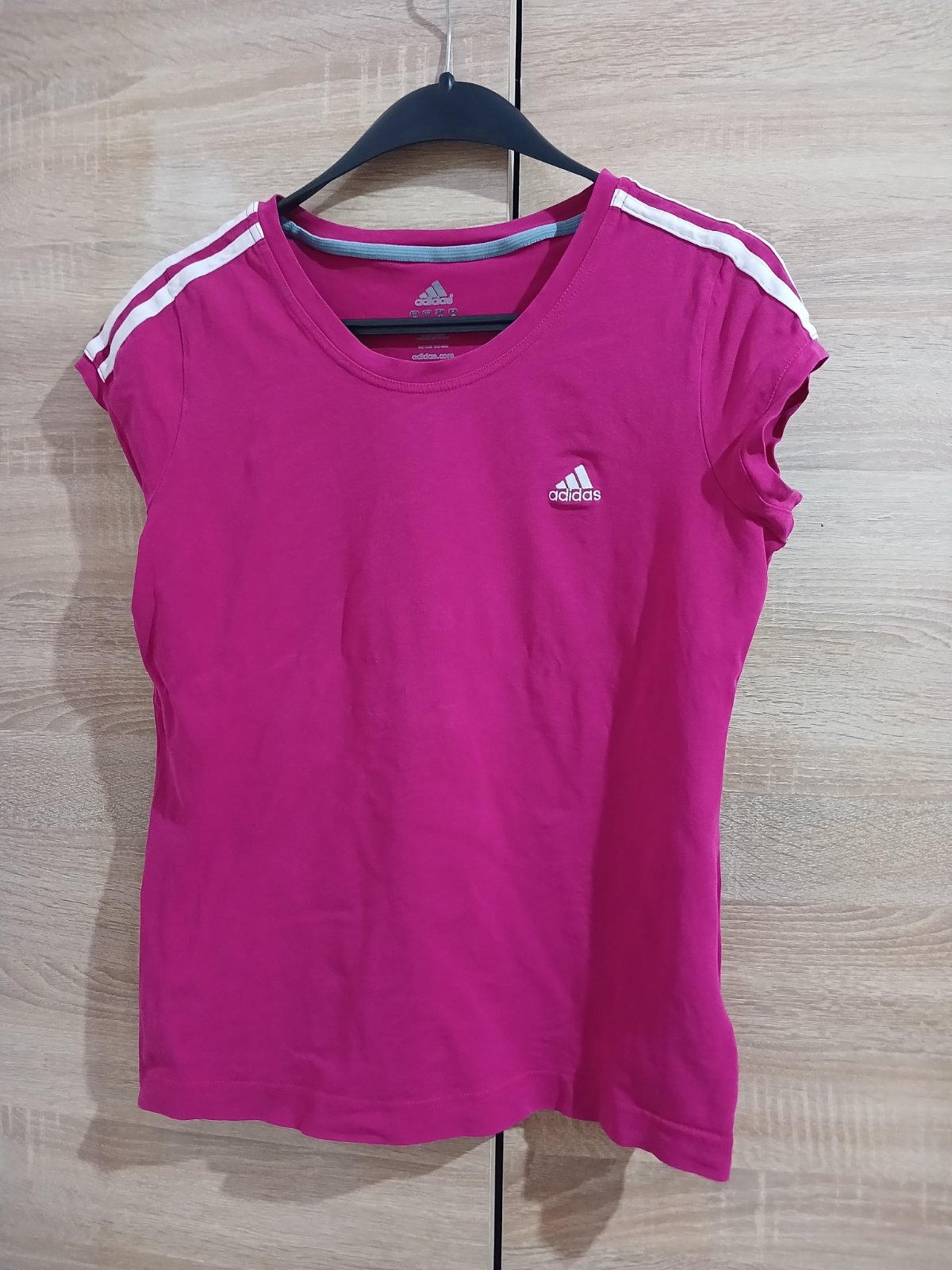 T-shirt ADIDAS. Taille 38/40.