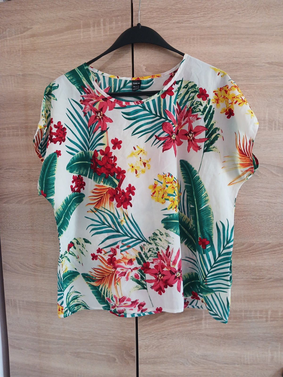 Blouse fleurie Shein. Taille 40/42