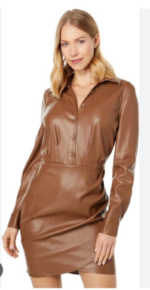 Robe en simili cuir. Couleur crème.  Taille 44/2XL. Neuve avec étiquette 🏷 