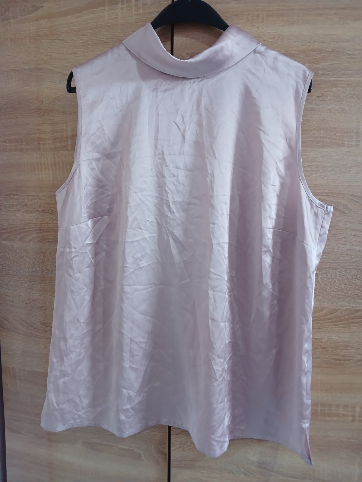 Satinée,  Taille 48/4XL.