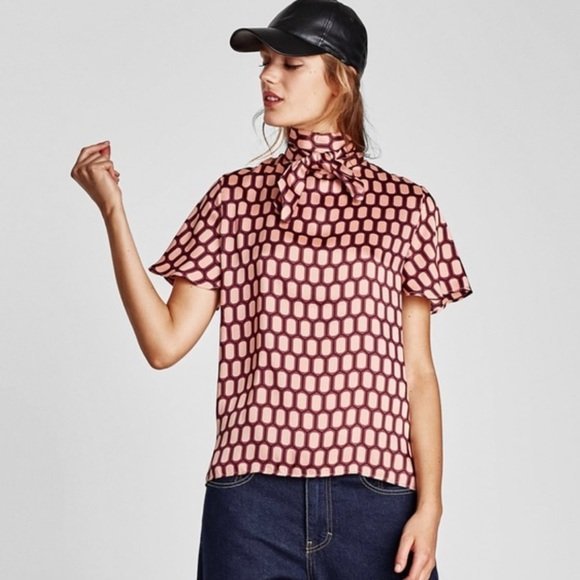 ZARA.  SATINÉE.  TAILLE M