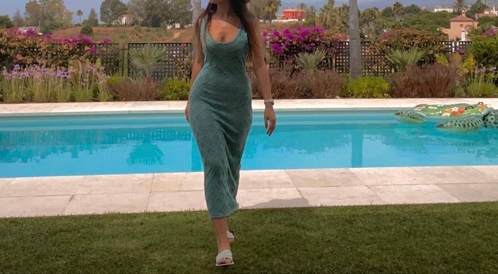  Robe longue de plage vert d'eau en crochet, collection femme ZARA. Taille 38/M