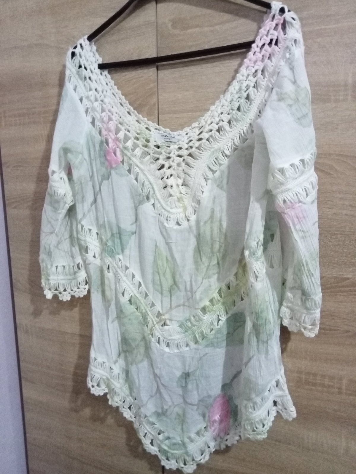 Robe de plage.  Taille L 