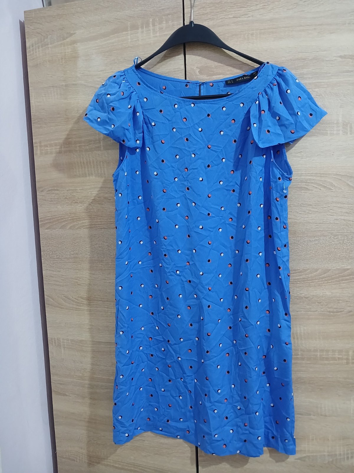 ZARA. TAILLE 38/M.