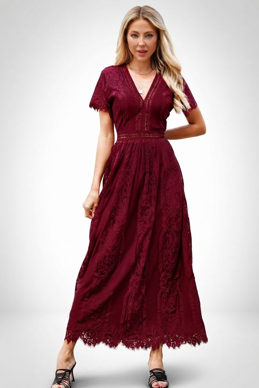 Robe à guipures. Avec doublure. État parfait ❤️.  Taille 38/M.