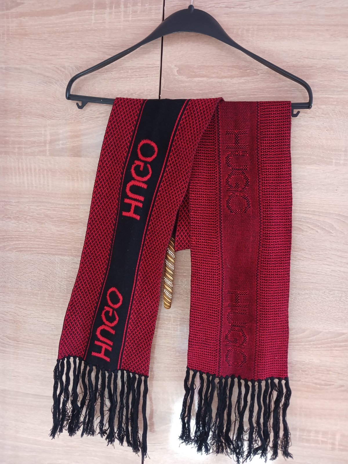 Cache col HUGO BOSS. 