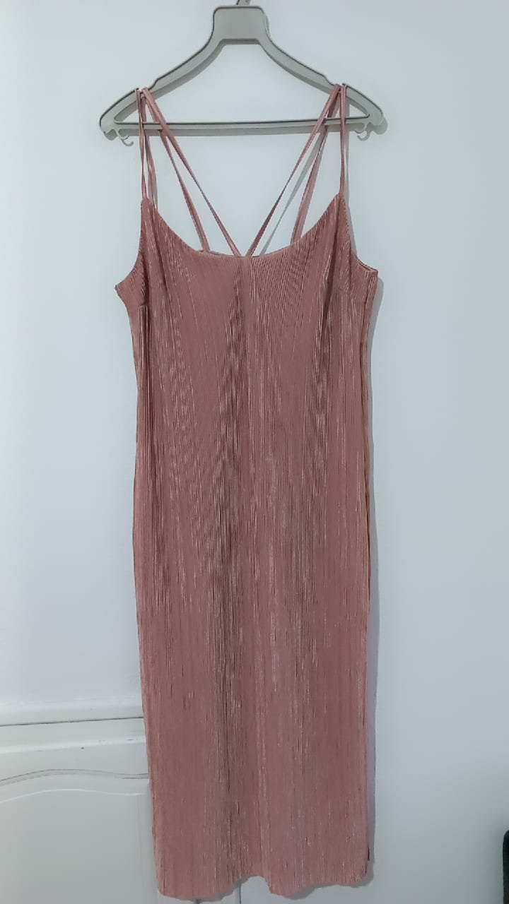 Robe plissé rose 