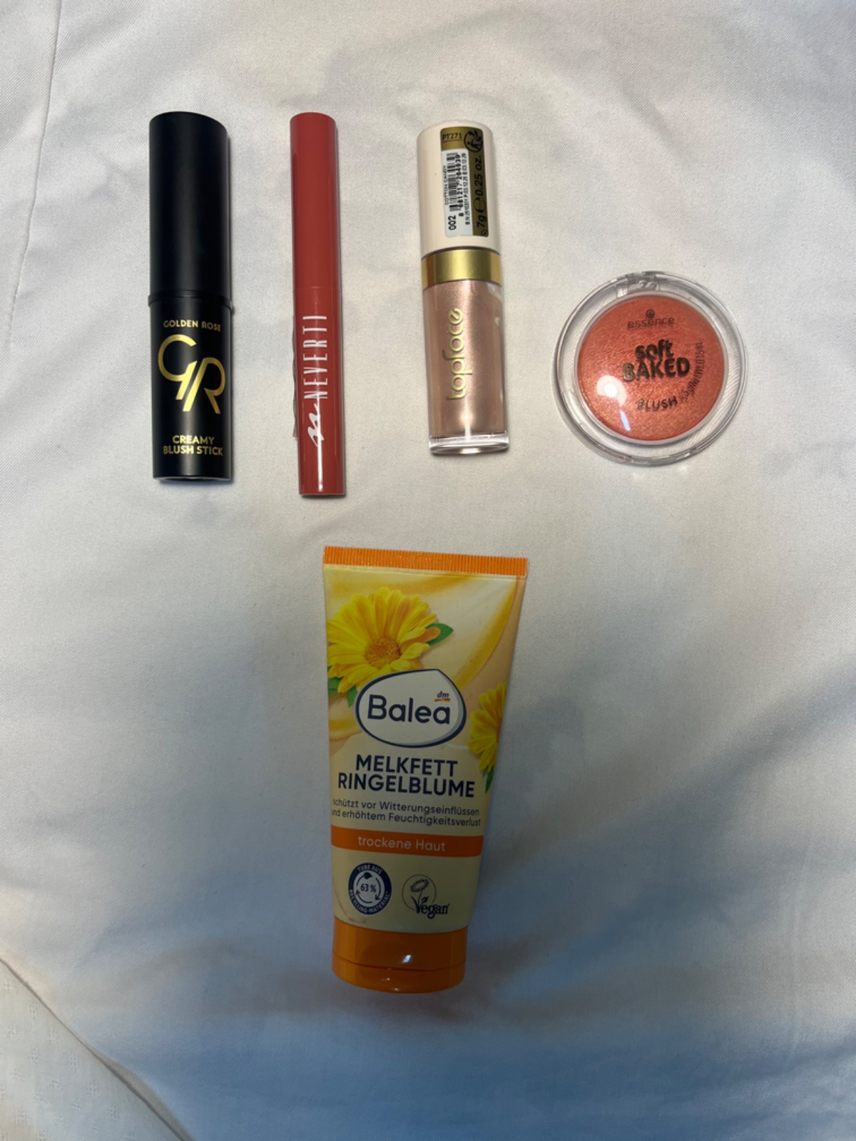 Pack de maquillage presque neuf + crème hydratante neuve offerte ❤️