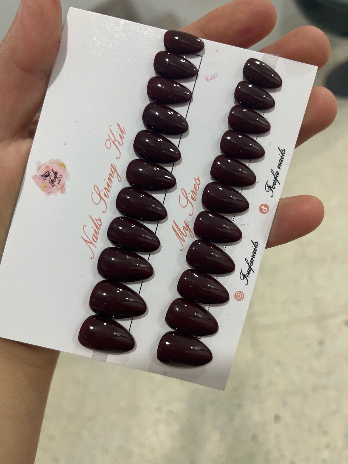 Press on nails rond courte burgundi foncee