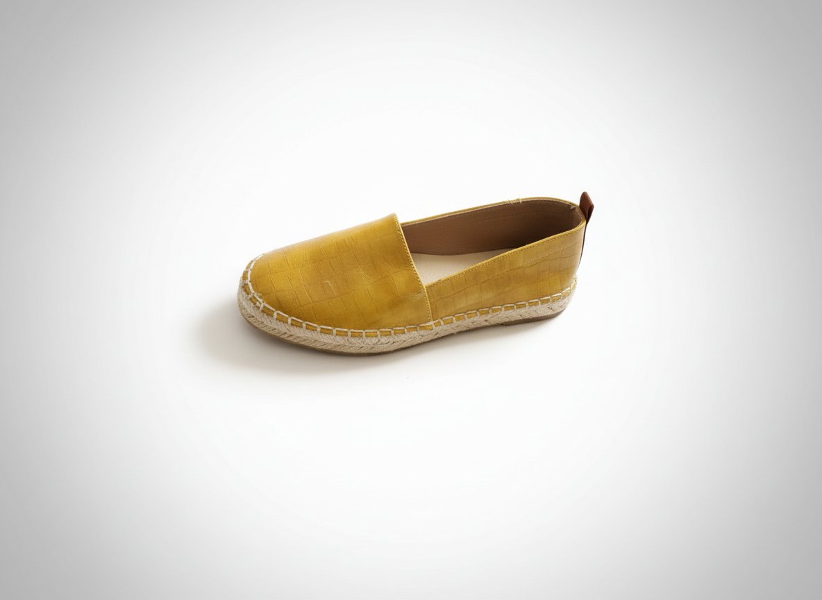 Chaussures casual. Moutarde avec détails camel