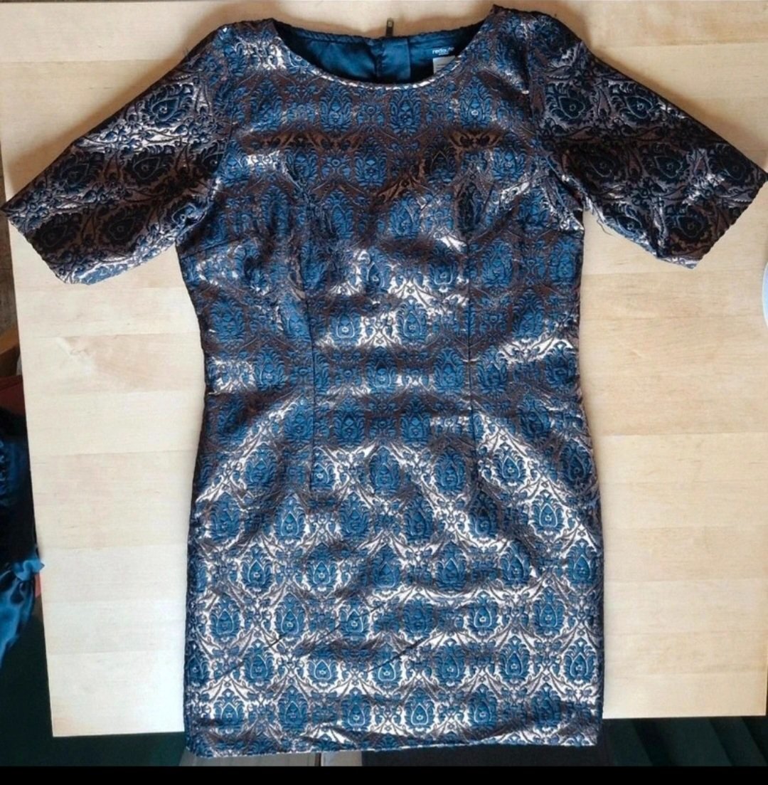 Robe organza dorée noire