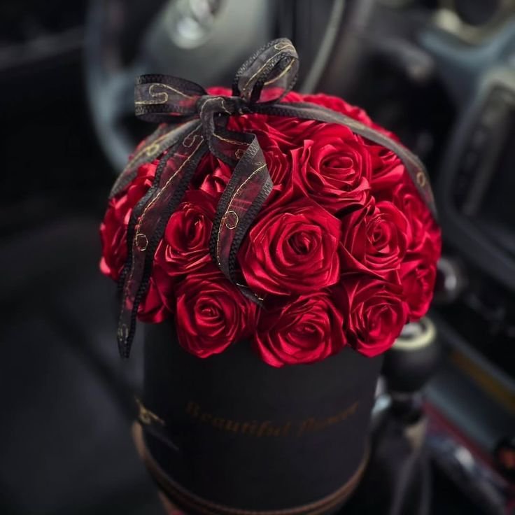 Box  fleur satin rouge 