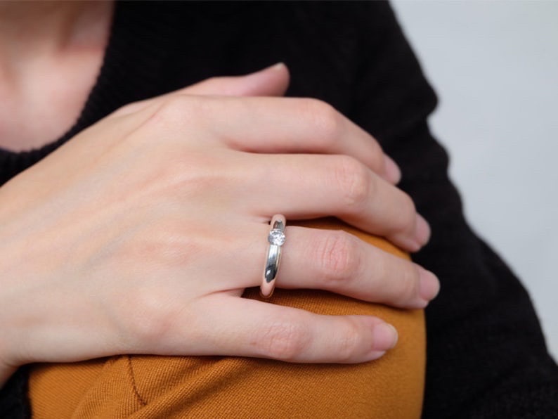 Bague de fiancailles solitaire en argent 