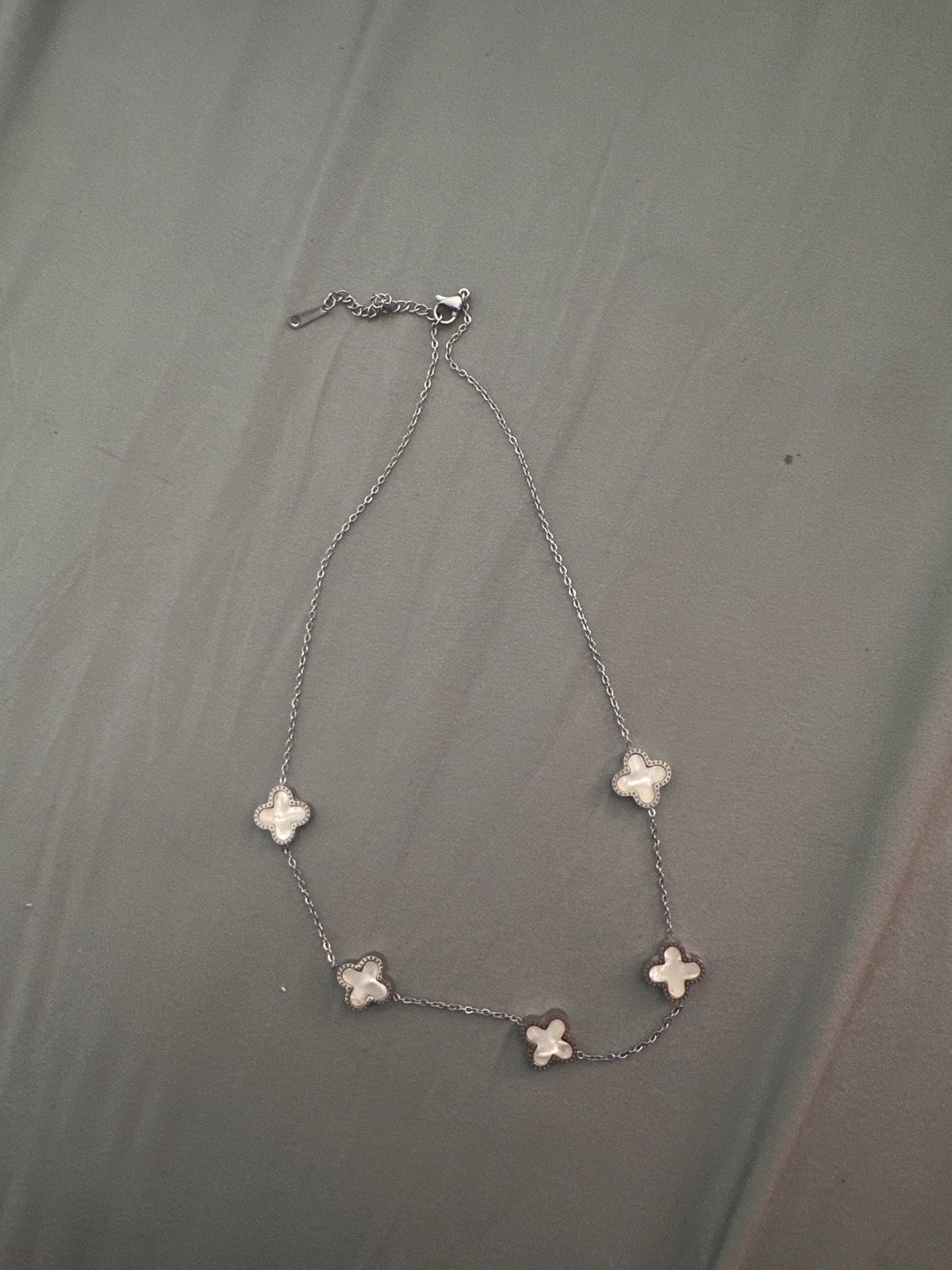Colier vancleef silver stinless