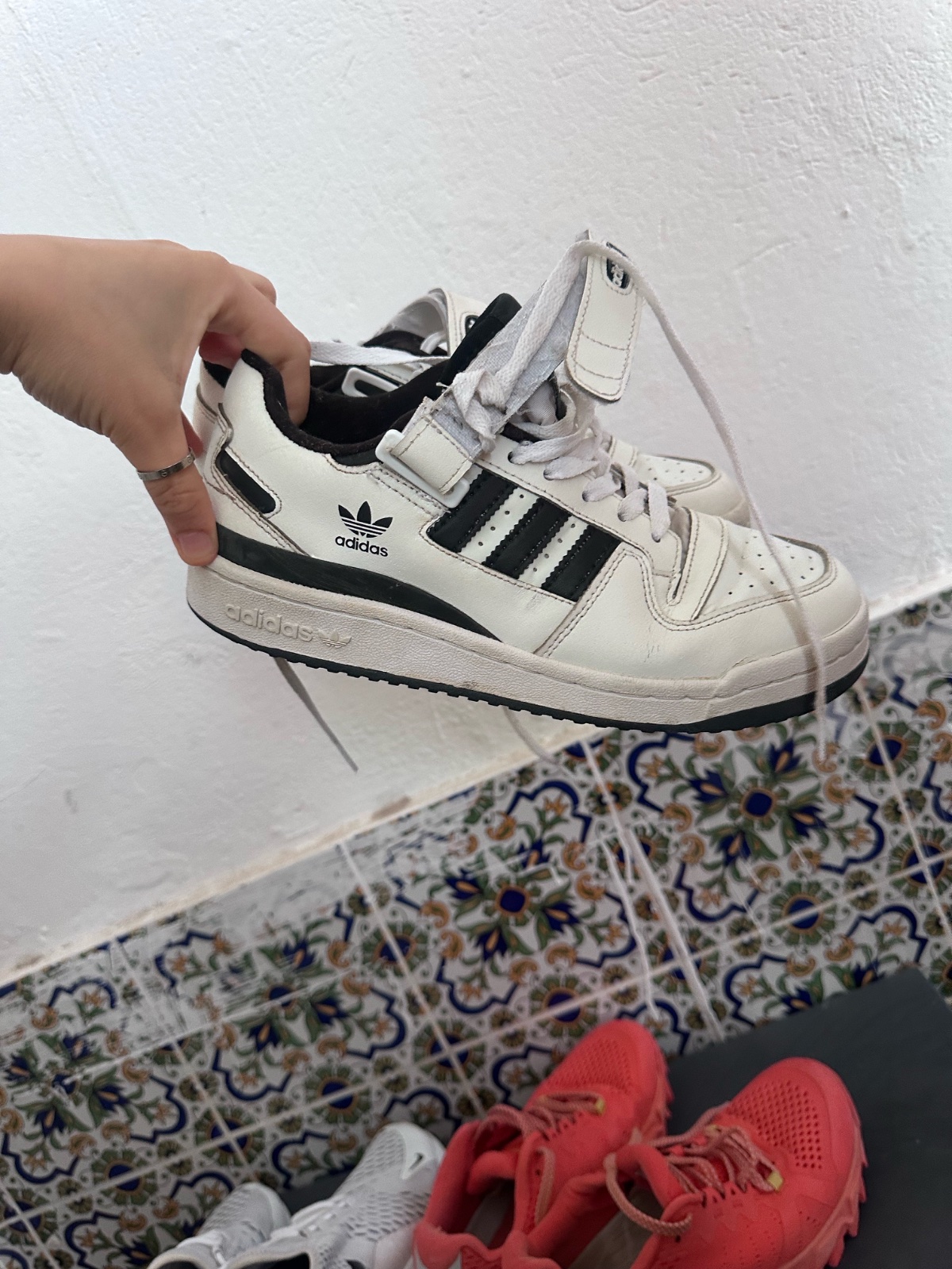 Adidas form low authentic