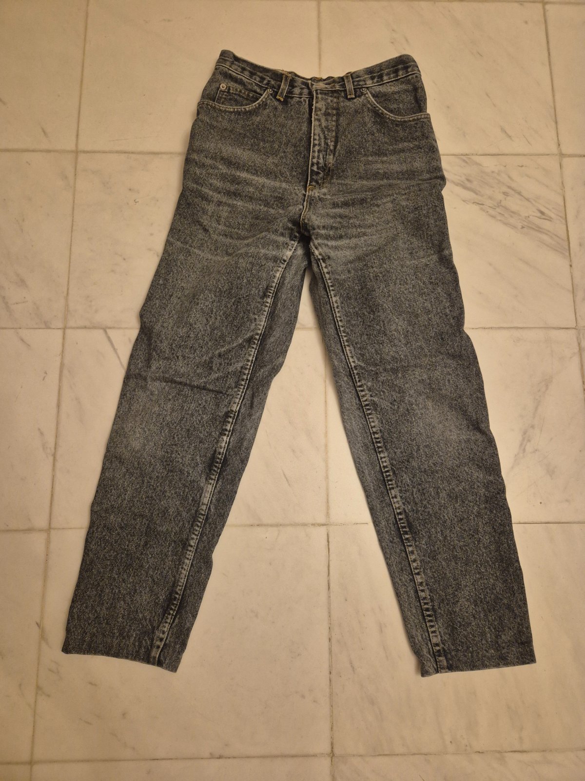 Jean mom gris délavé