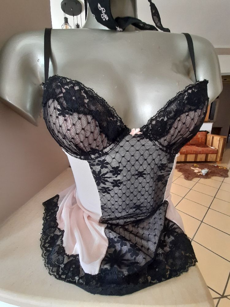 caraco tulle rose pâle avec string même couleur mais de marque différente offert,taille sur photo 5