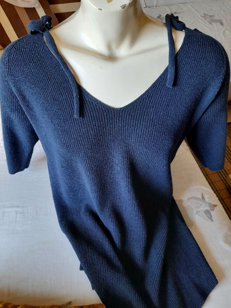 tres beau pull à 2 styles