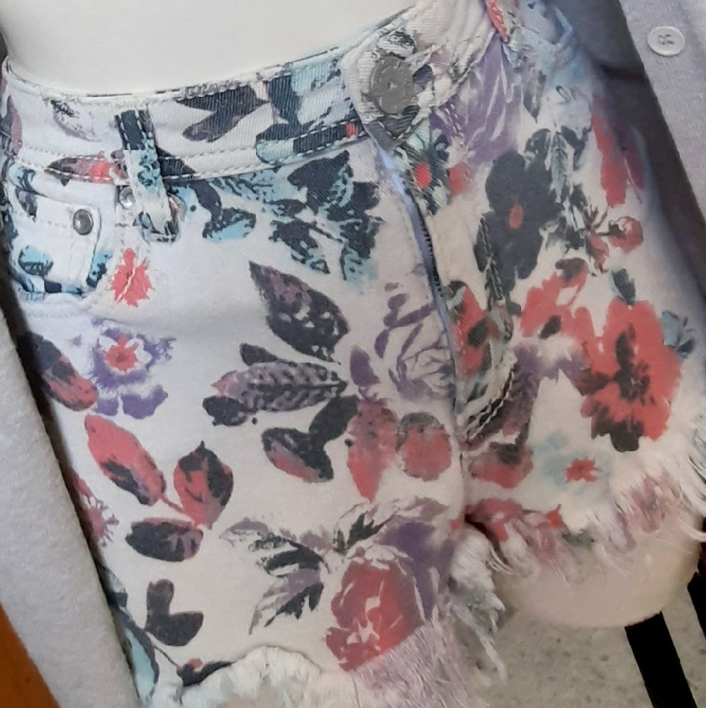 PROMO,short denim NEUF
