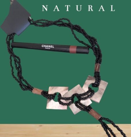 Promo,superbe collier nacre et bois OPIA
