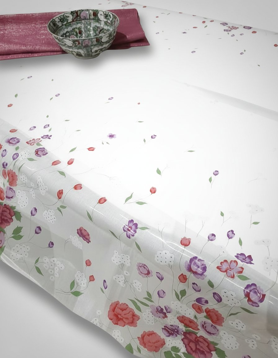 Tres jolie nappe en coton, importation, chemin de table en lin visible ds mon dressing, 2 pièces disponibles. 