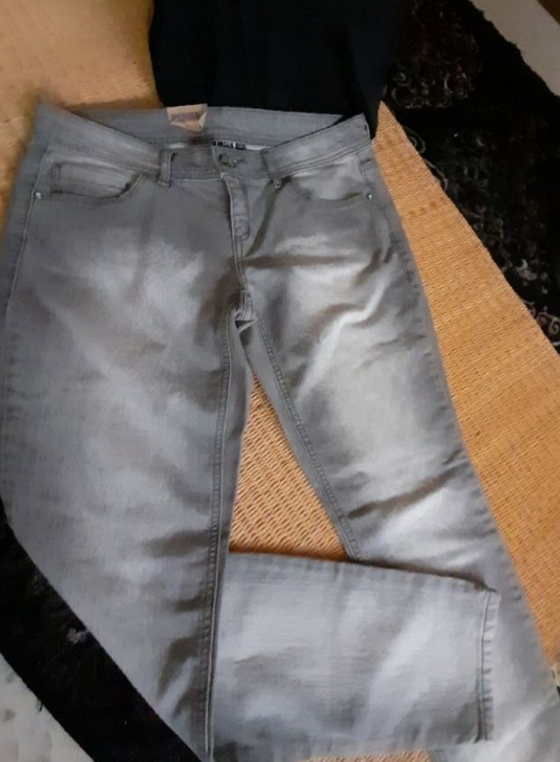 jeans gris taille 42