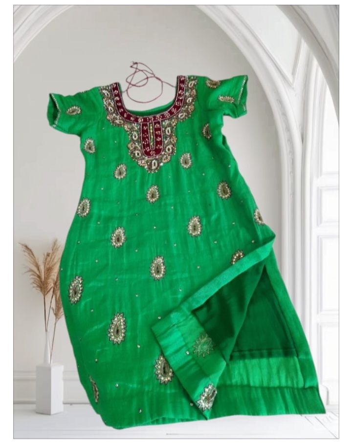tunique indou en soie sauvage, magnifique couleurs et broderie.