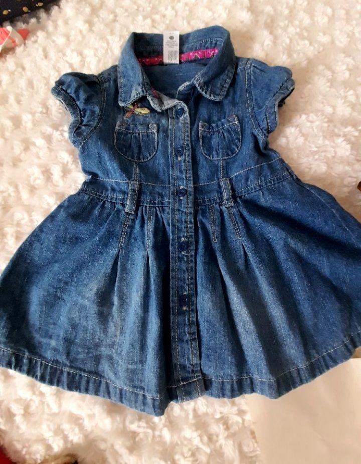 Promo,adorable robe jeans, 12 mois, excellent état. 