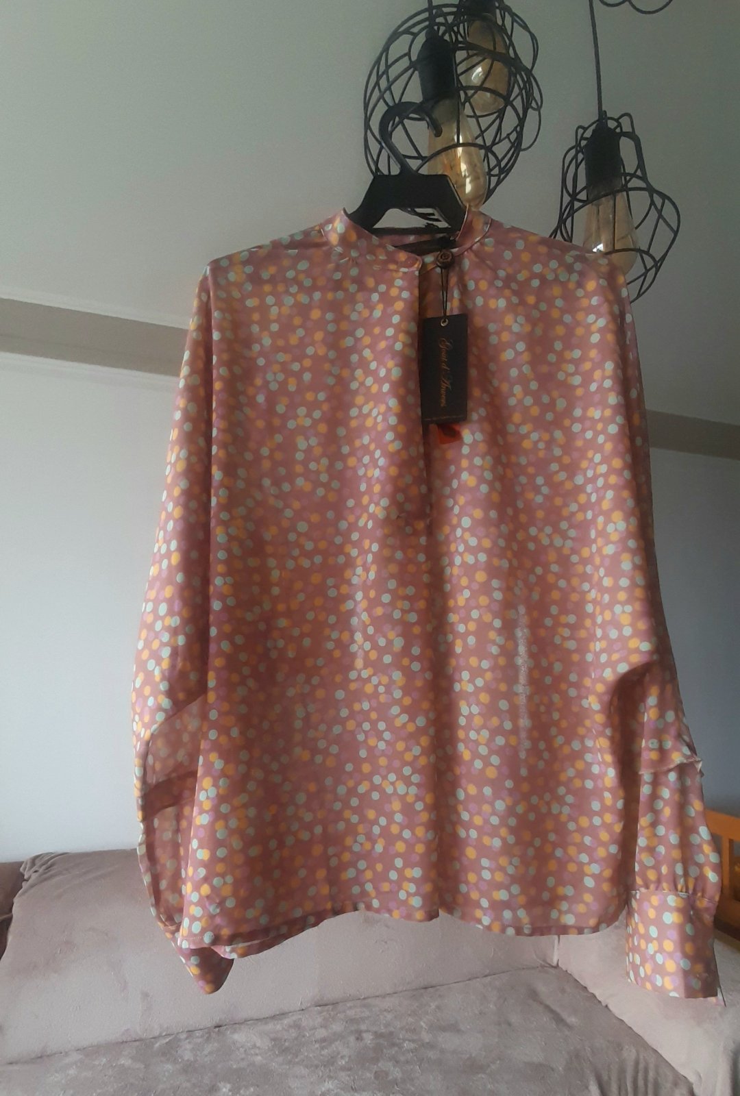 Tres belle blouse "GOÛT D'ANVERS", importée et neuve.