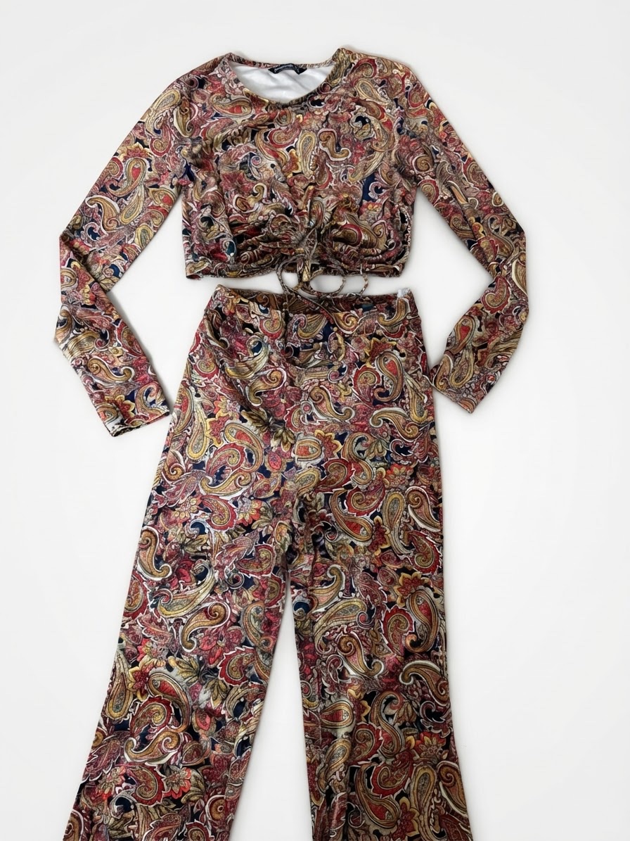 Set stradivarius le haut taille s et le pantalon taille xs