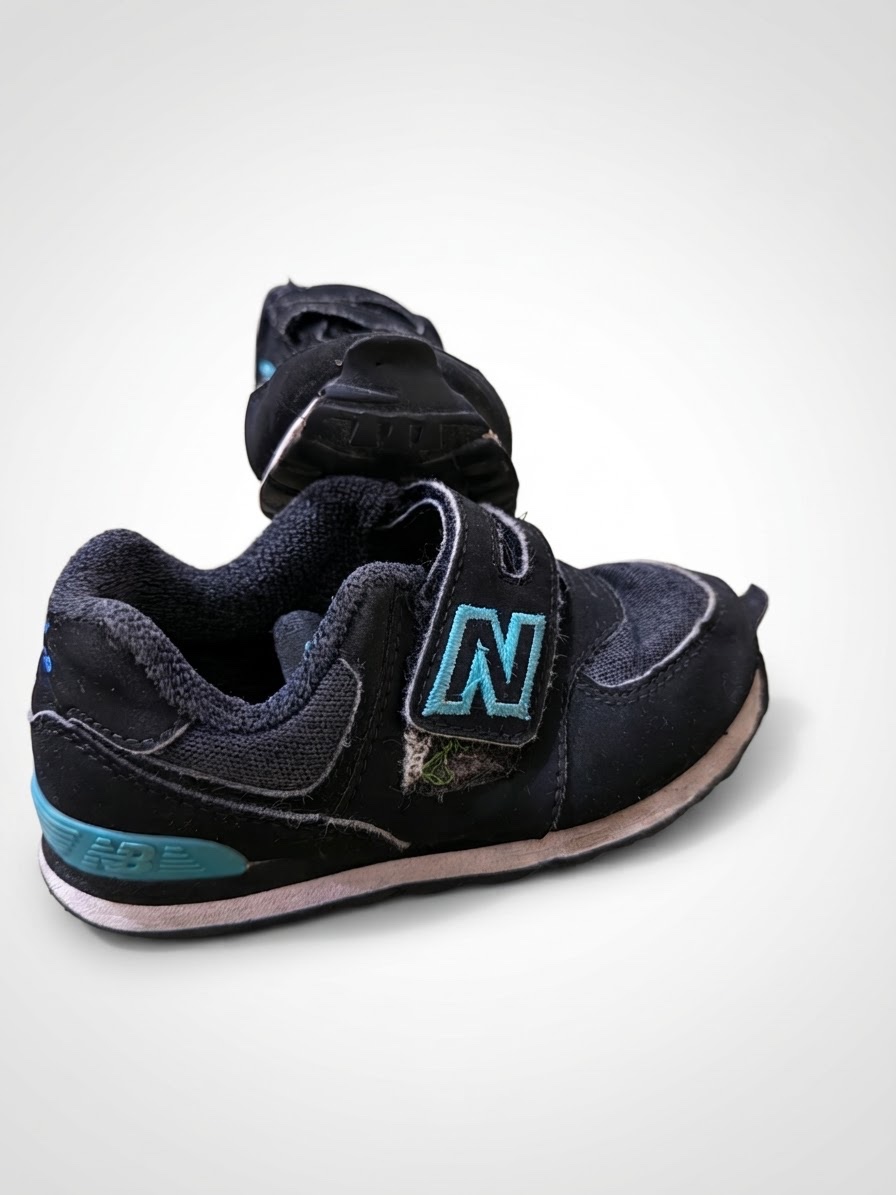 Basket New  balance authentique taille 27-28