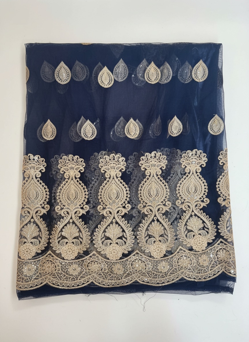 Tissu soiree brodee avec doublure