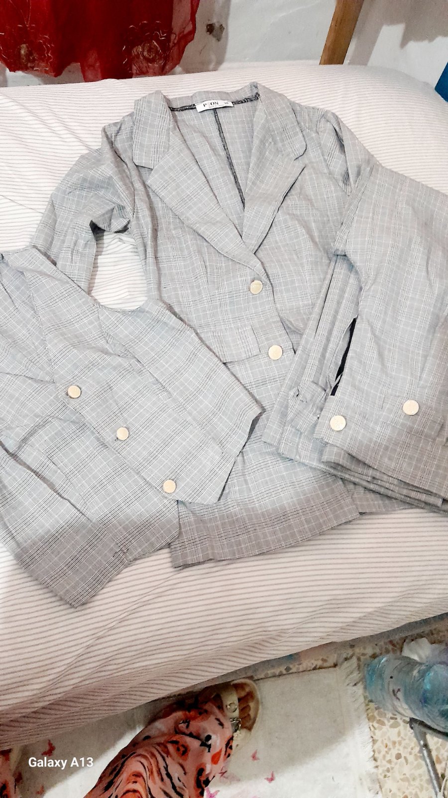Ensemble gris