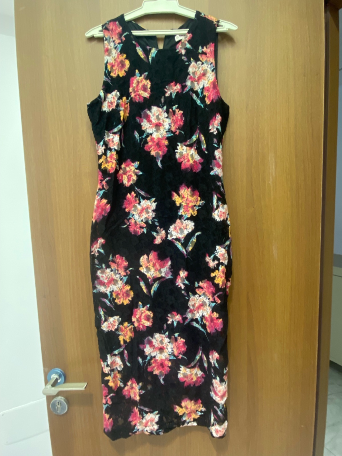 Lot 3 robe