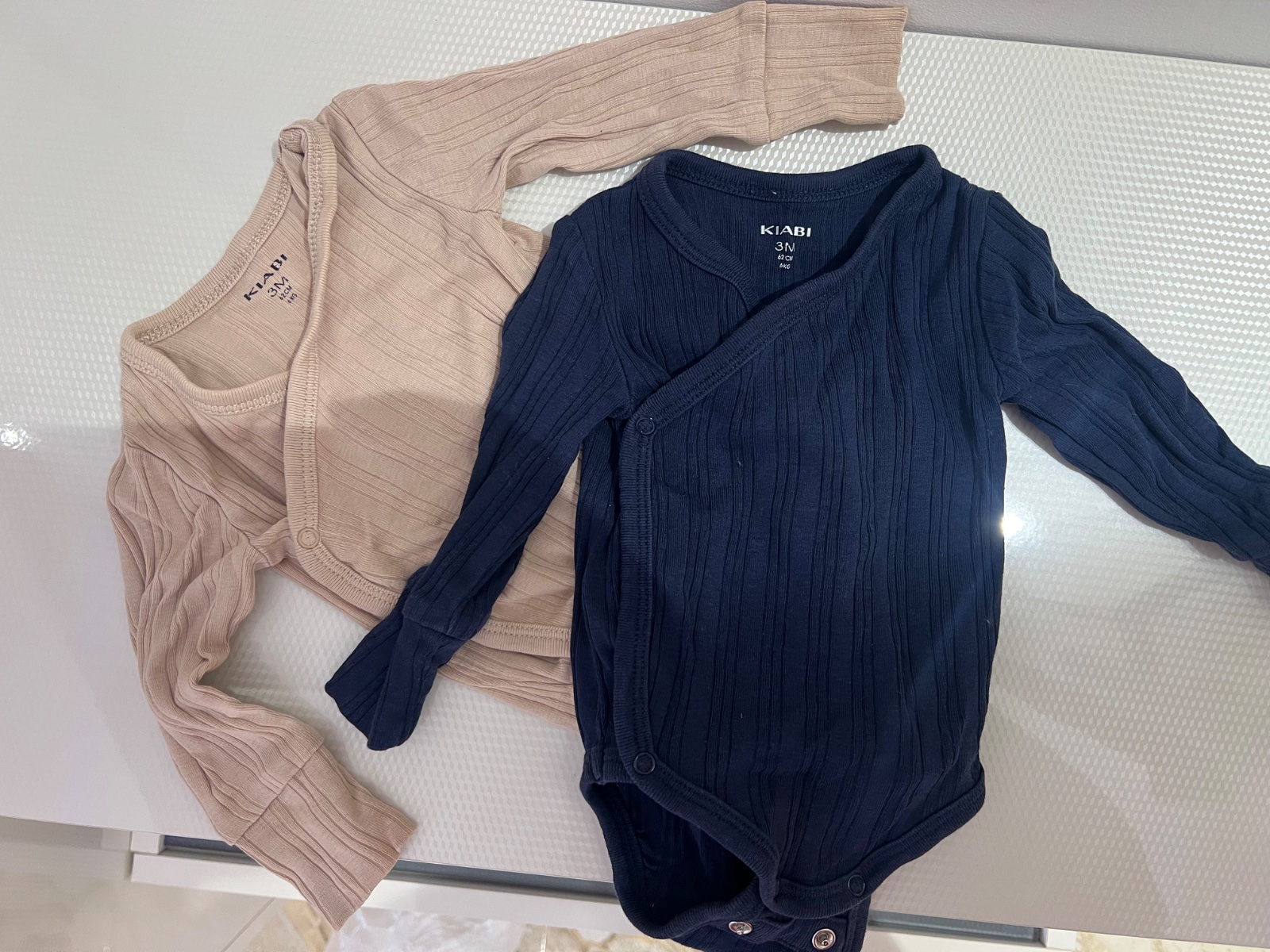 Deux pull bebe 