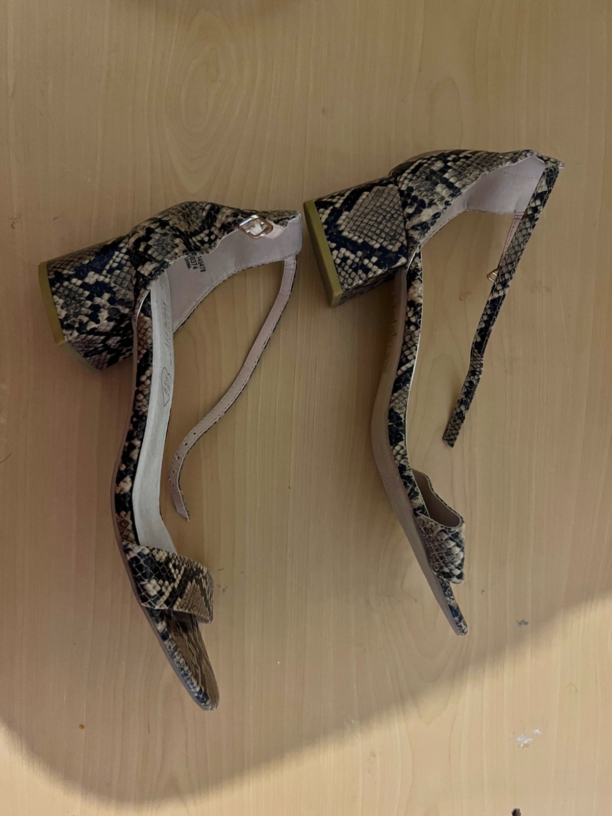 Demi talon primark