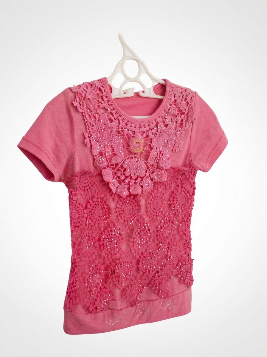 Haut rose fillette chic avec dentelle et strass