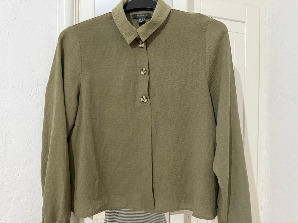 Chemise en vert militaire