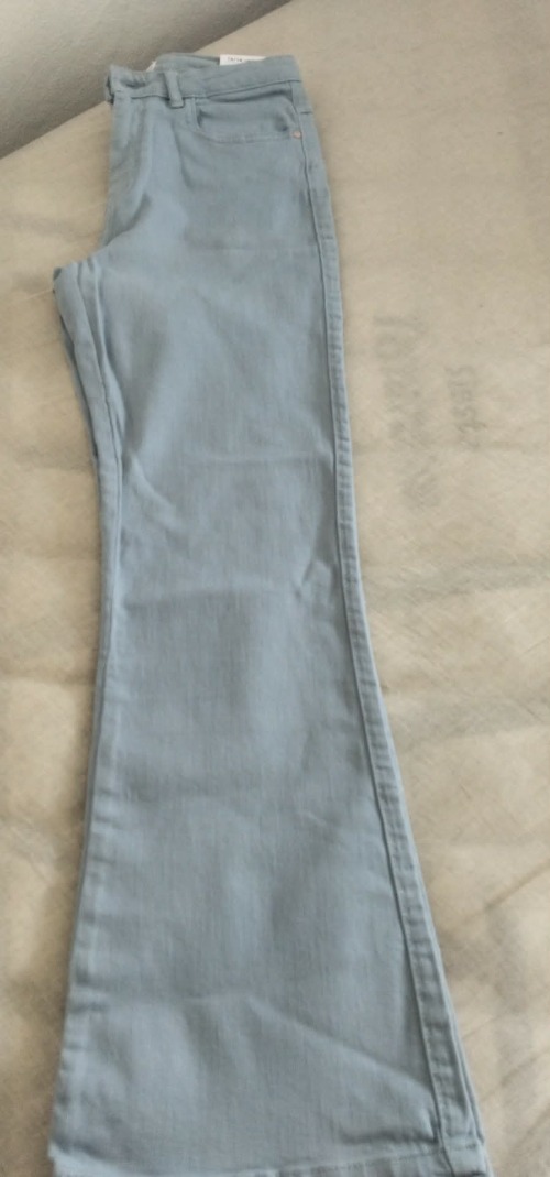Jean pour fillette marque Mango