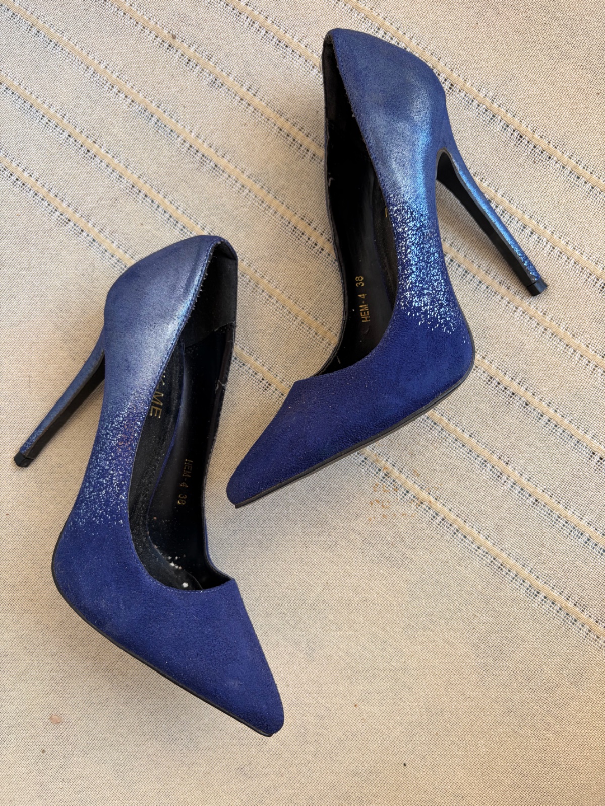 Escarpin bleu reglet argente 