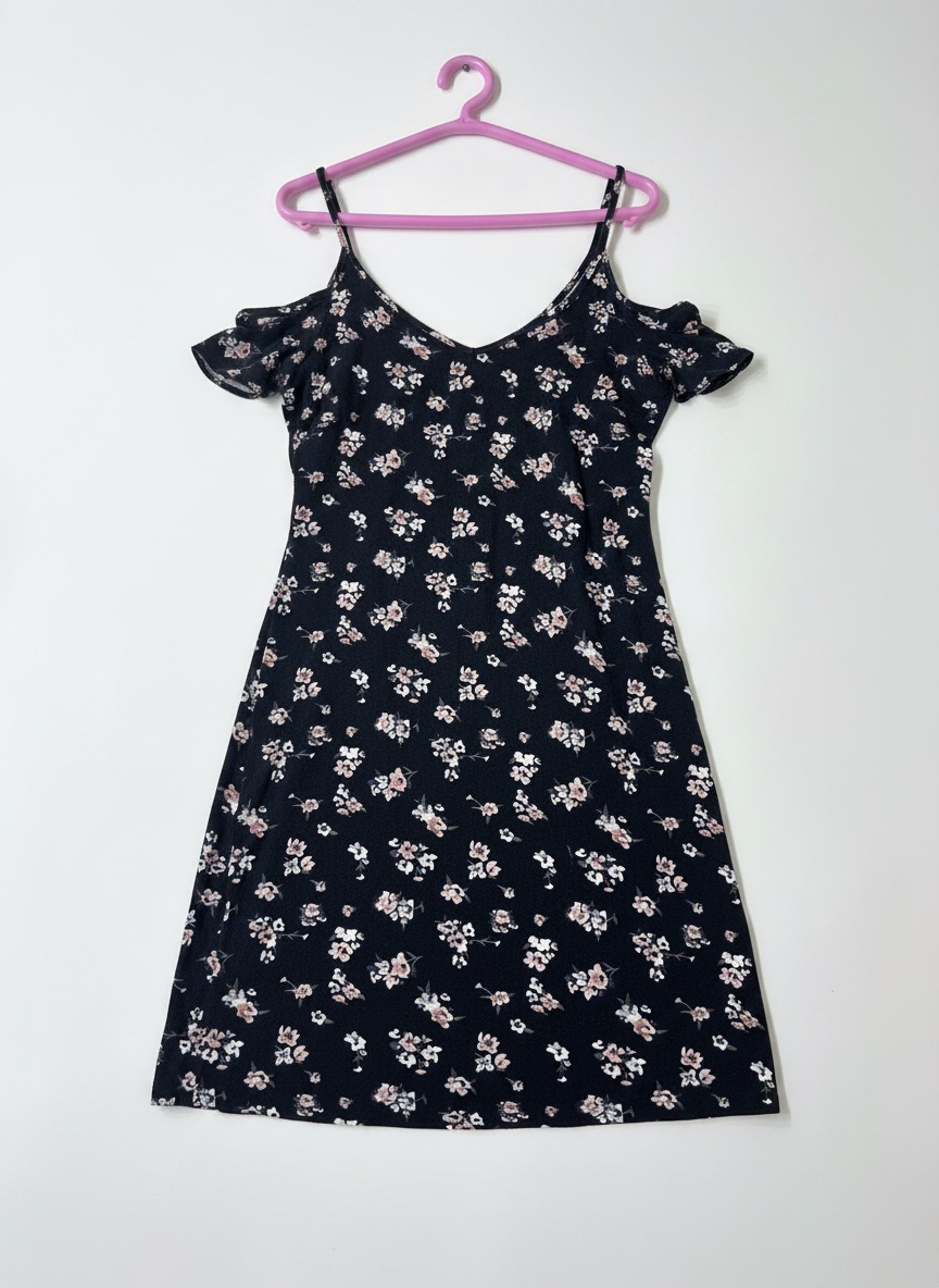 Robe noir fleuri