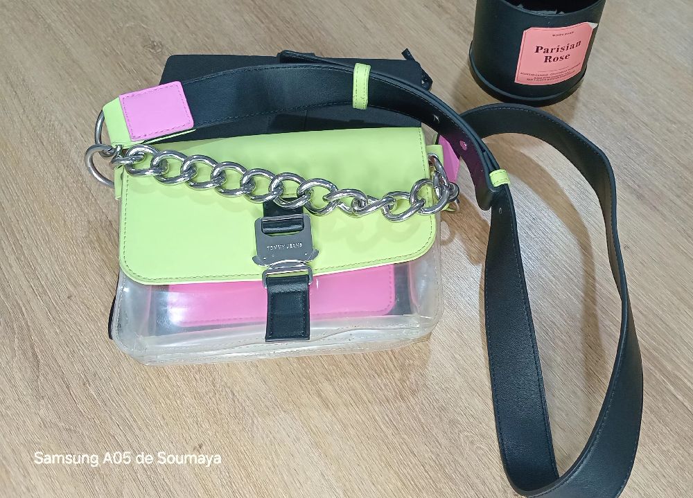 Je viiiiide TOMMY BAG AUTHENTIQUE 