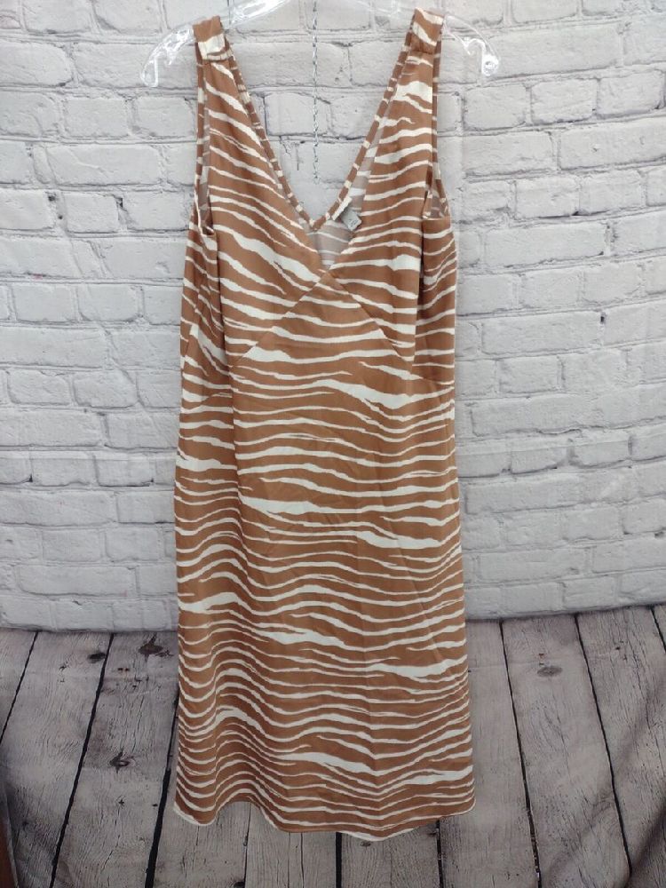 Une robe yesser mezyena et sexy toucher satiné 