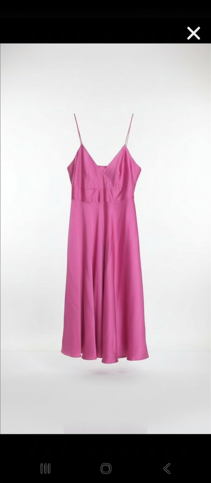 Robe satiné état neuf 